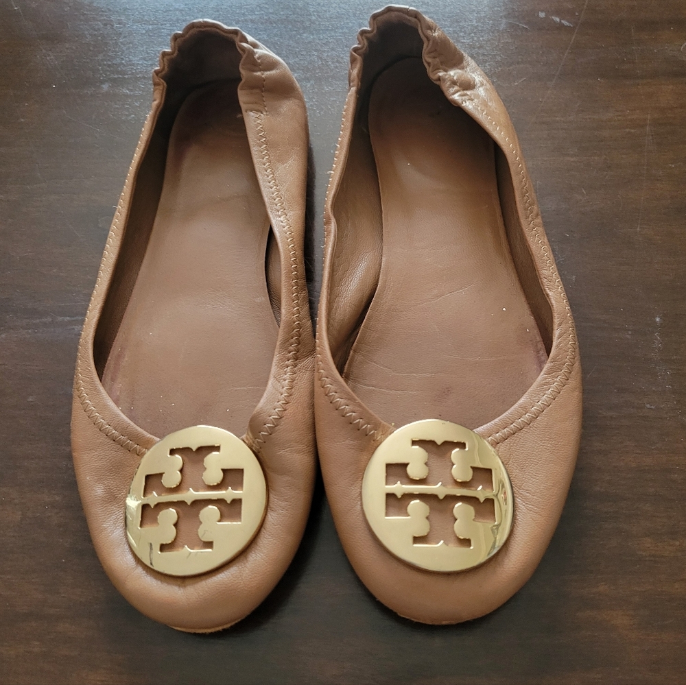 Tory Burch Tan Flats with Gold Logo Size 9
